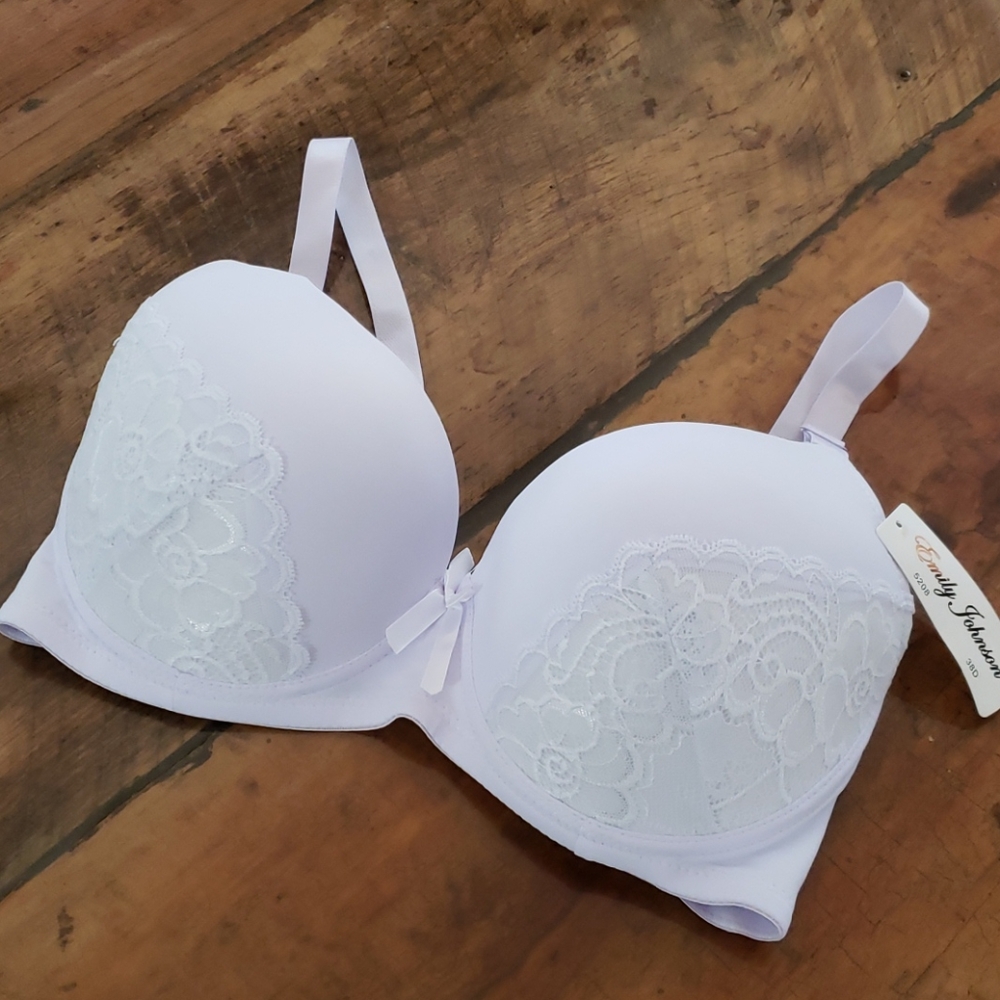 EMILY JOHNSON BRA 💕